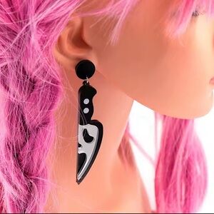 Scream face knife earrings😱🔪